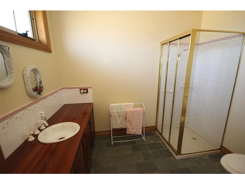 1 Kagoola Avenue, Warrnambool VIC 3280