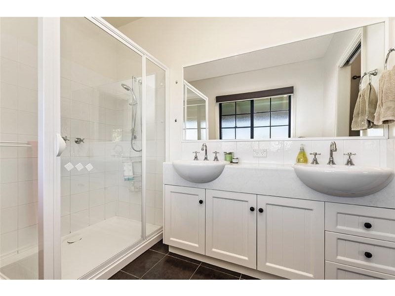 28 Douglas Lane, Illowa VIC 3282