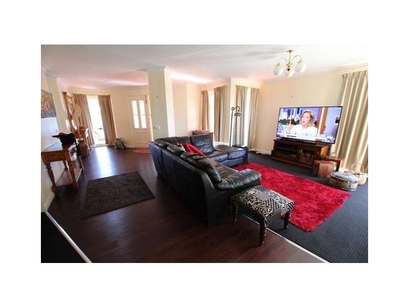 8 Dobson Way, Warrnambool VIC 3280