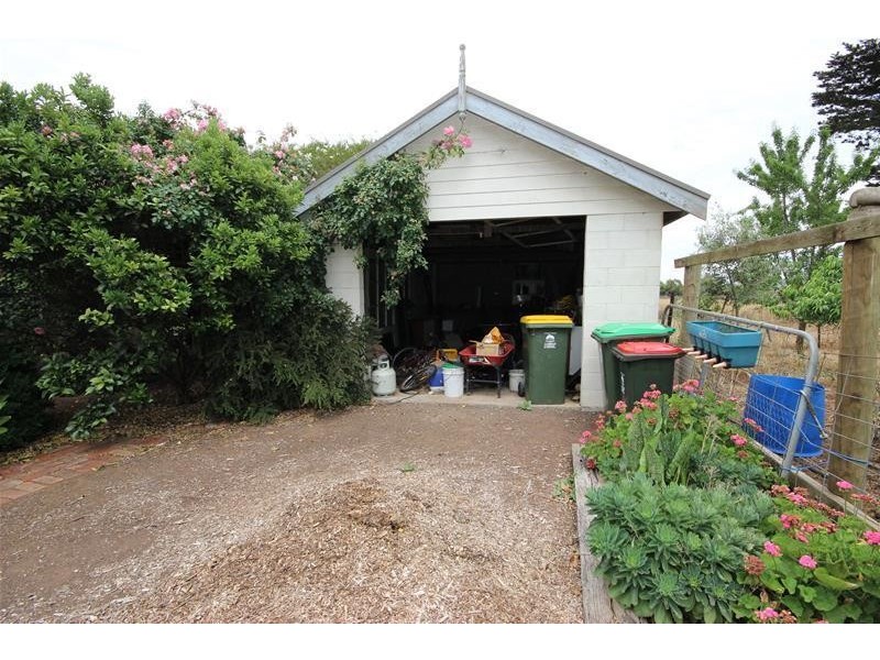 18 Terang – Mortlake Road, Noorat VIC 3265