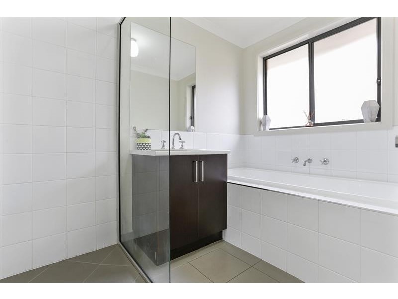 32 Dennington Rise, Warrnambool VIC 3280