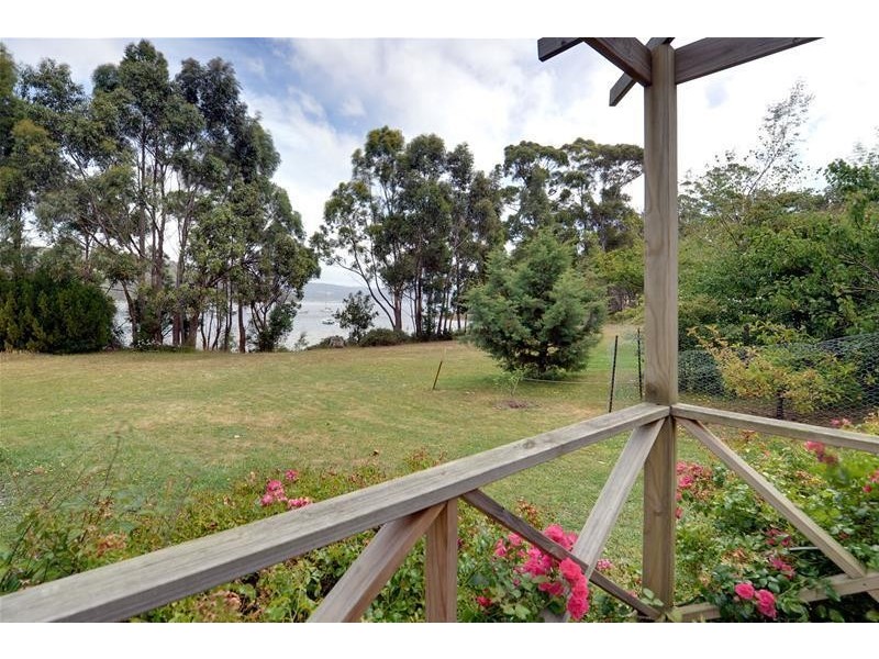 6713 Channel Highway, Deep Bay TAS 7112