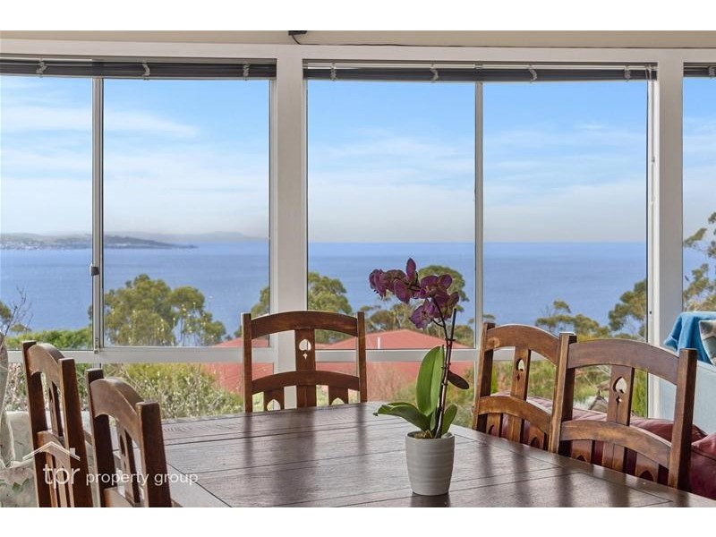 47 Tahune Crescent, Blackmans Bay TAS 7052