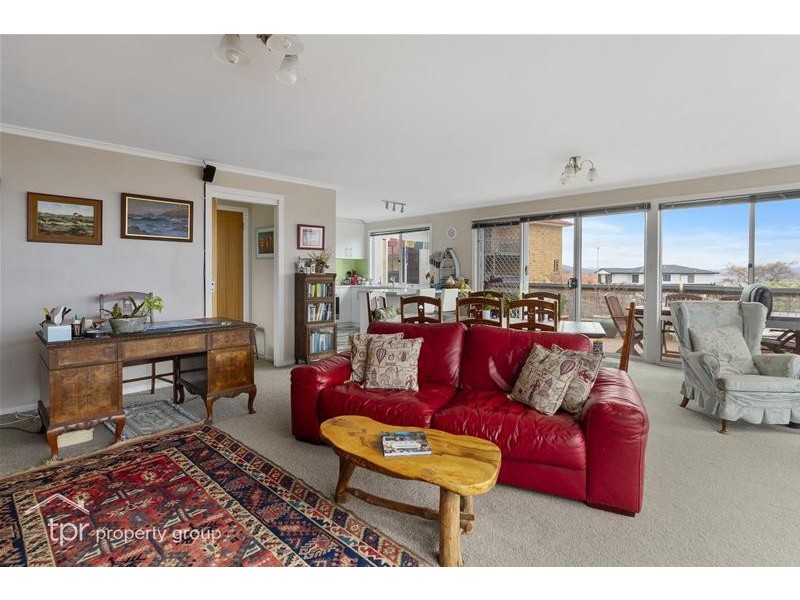 47 Tahune Crescent, Blackmans Bay TAS 7052