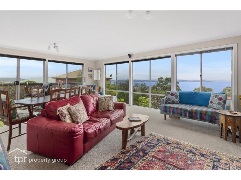 47 Tahune Crescent, Blackmans Bay TAS 7052