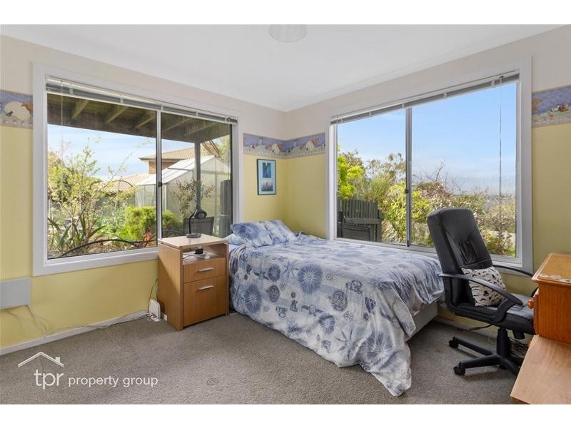 47 Tahune Crescent, Blackmans Bay TAS 7052