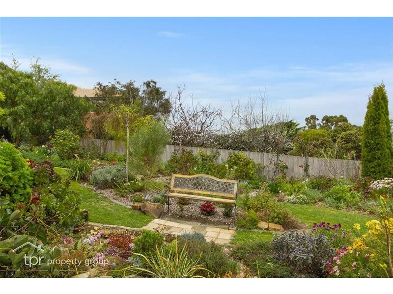 47 Tahune Crescent, Blackmans Bay TAS 7052