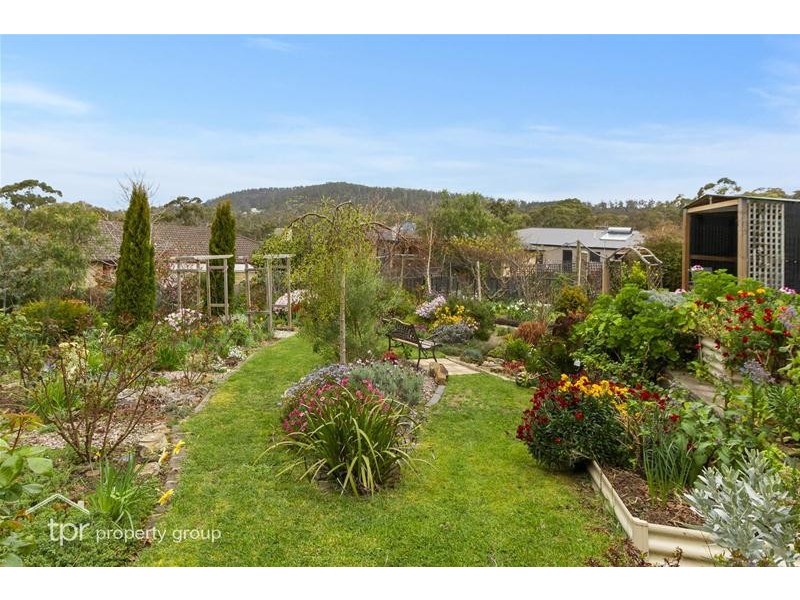 47 Tahune Crescent, Blackmans Bay TAS 7052