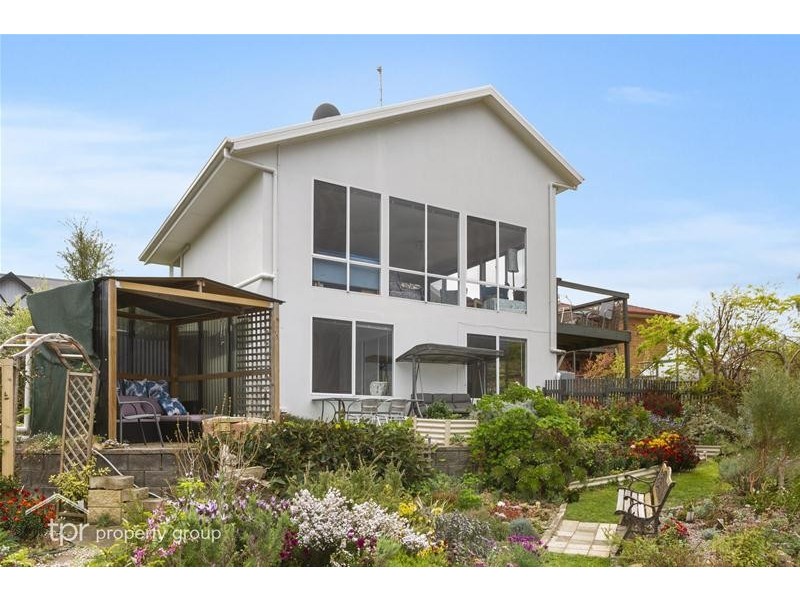 47 Tahune Crescent, Blackmans Bay TAS 7052
