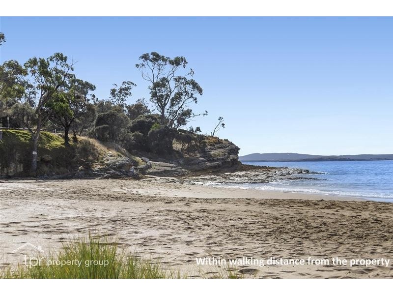 47 Tahune Crescent, Blackmans Bay TAS 7052