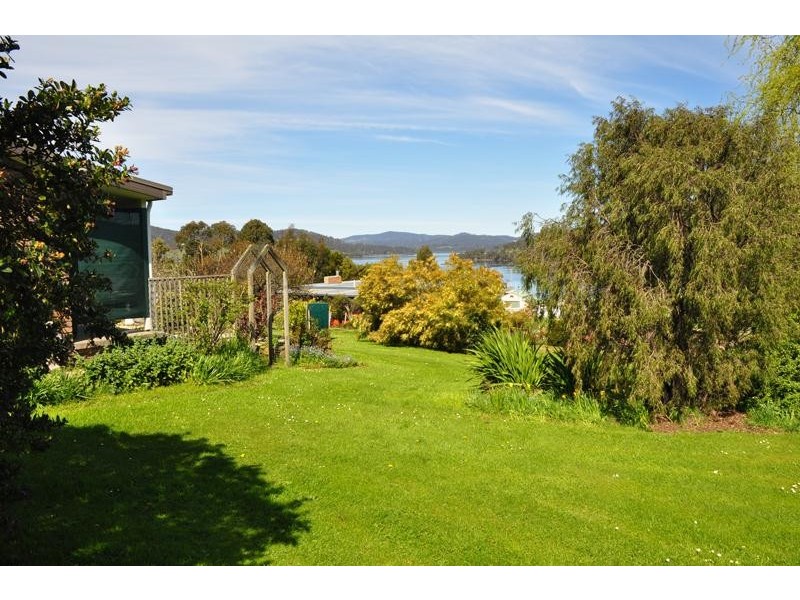 24 Arthur Street, Port Huon TAS 7116