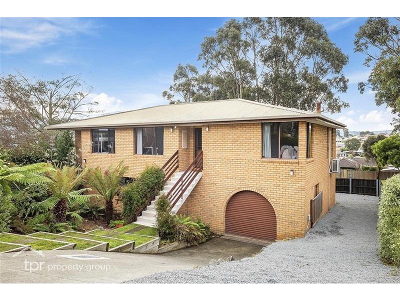 11 Hawthorn Drive, Kingston TAS 7050