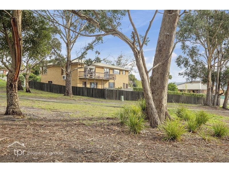 11 Hawthorn Drive, Kingston TAS 7050