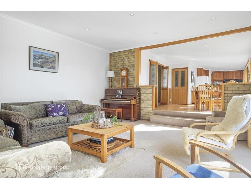 11 Hawthorn Drive, Kingston TAS 7050