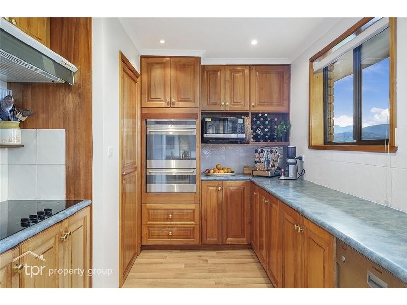 11 Hawthorn Drive, Kingston TAS 7050