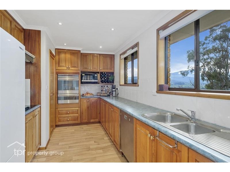 11 Hawthorn Drive, Kingston TAS 7050