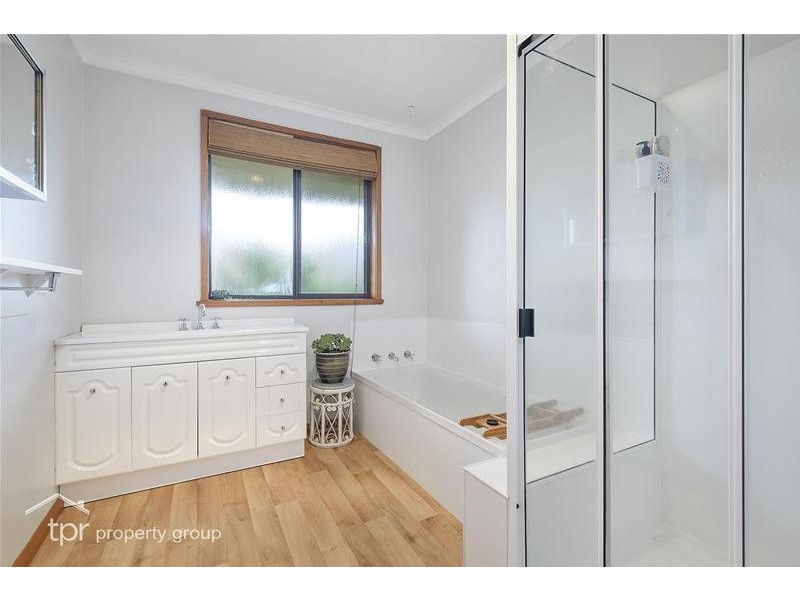 11 Hawthorn Drive, Kingston TAS 7050