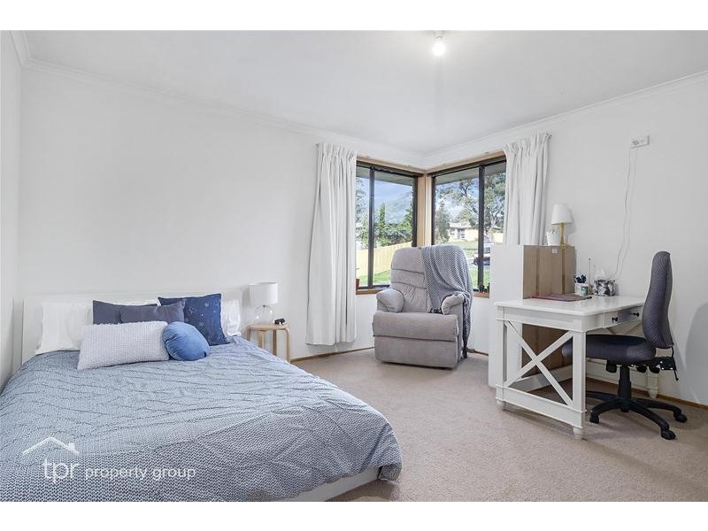 11 Hawthorn Drive, Kingston TAS 7050