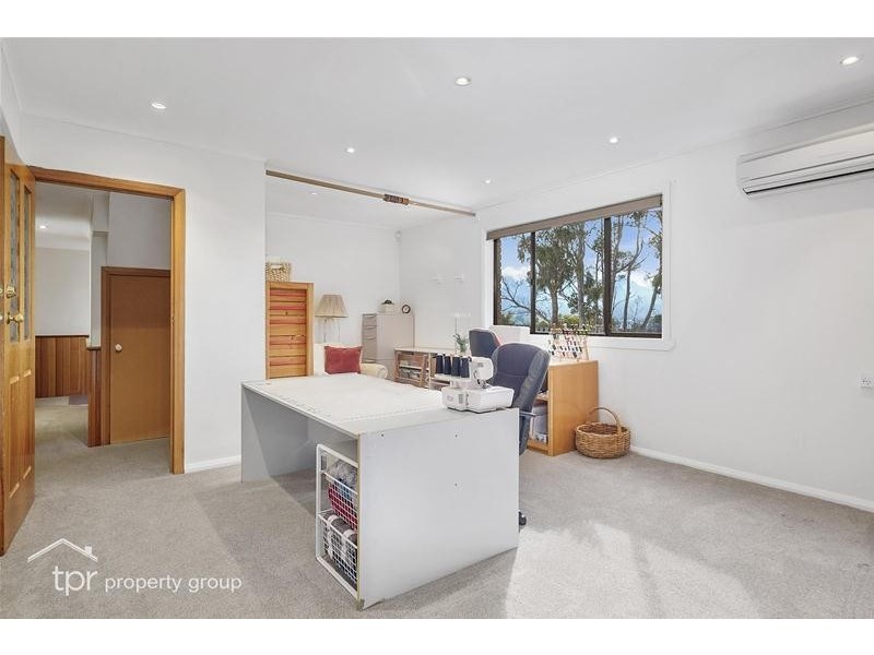 11 Hawthorn Drive, Kingston TAS 7050