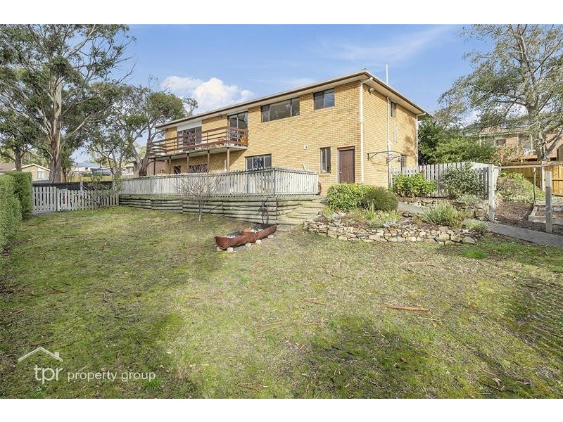 11 Hawthorn Drive, Kingston TAS 7050