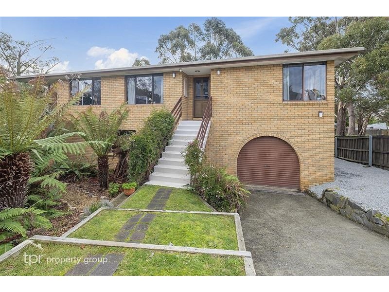 11 Hawthorn Drive, Kingston TAS 7050