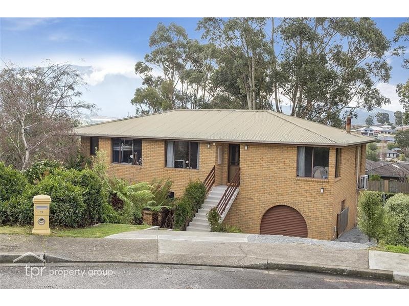 11 Hawthorn Drive, Kingston TAS 7050