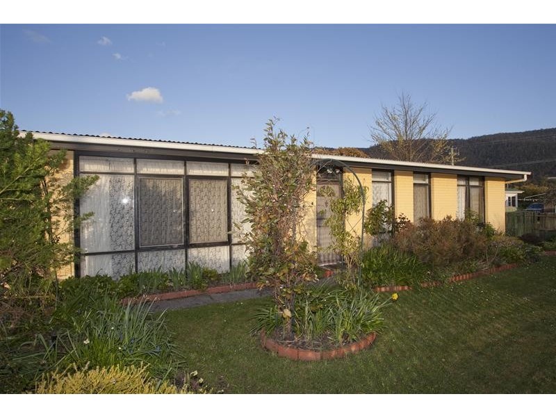 2 Oak Street, Huonville TAS 7109