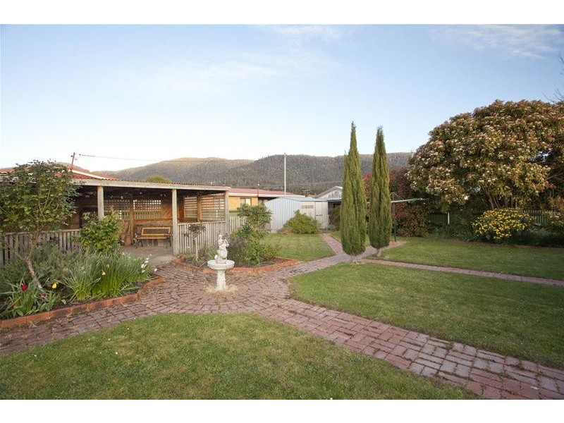 2 Oak Street, Huonville TAS 7109