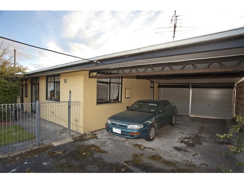 2 Oak Street, Huonville TAS 7109
