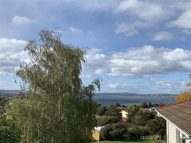 13 Darville Court, Blackmans Bay TAS 7052