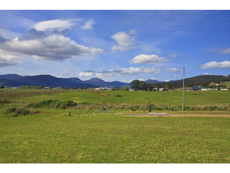 2 Plum Tree Close, Huonville TAS 7109