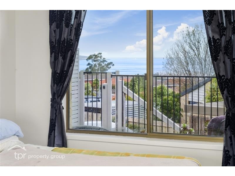 34 Tingira Road, Blackmans Bay TAS 7052