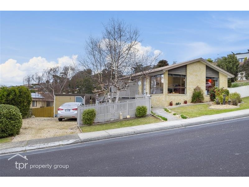 34 Tingira Road, Blackmans Bay TAS 7052
