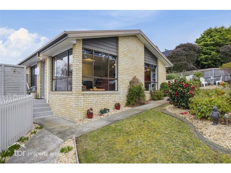 34 Tingira Road, Blackmans Bay TAS 7052