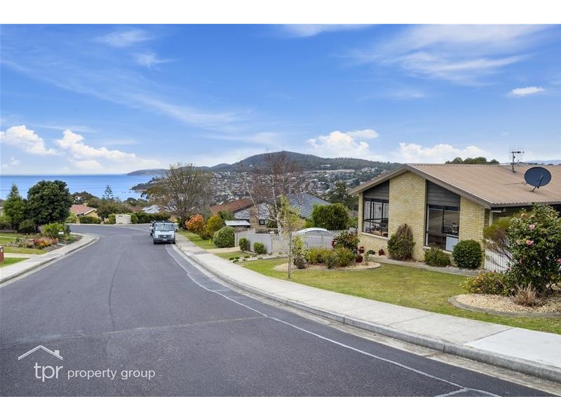 34 Tingira Road, Blackmans Bay TAS 7052