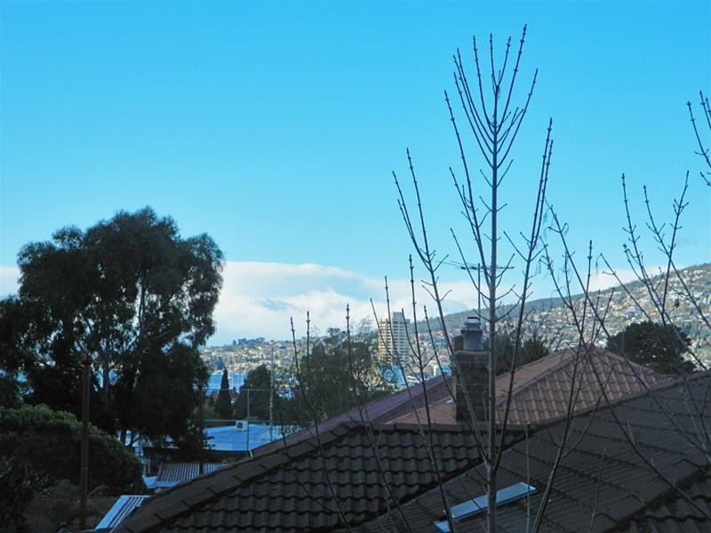 2/11 Byron Street, Sandy Bay TAS 7005