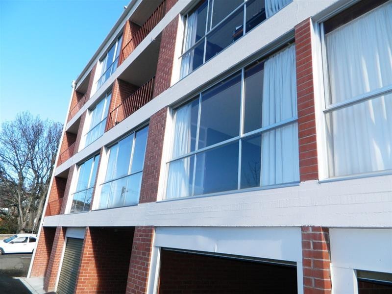 2/11 Byron Street, Sandy Bay TAS 7005