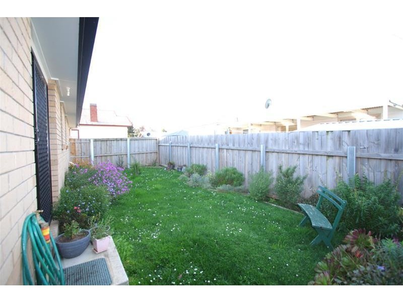 2/105 Main Street, Huonville TAS 7109