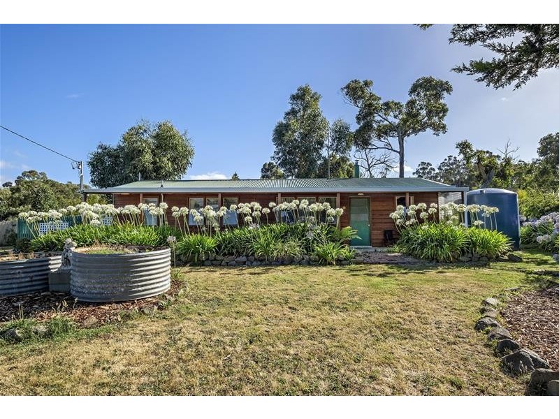 6 Sandrock Loop, Abels Bay TAS 7112