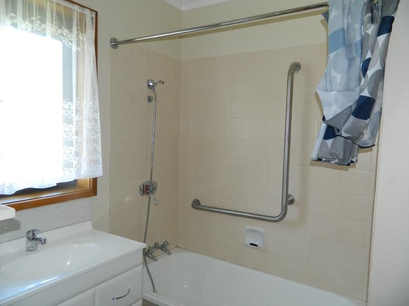 24B  Sale  Street, Huonville TAS 7109