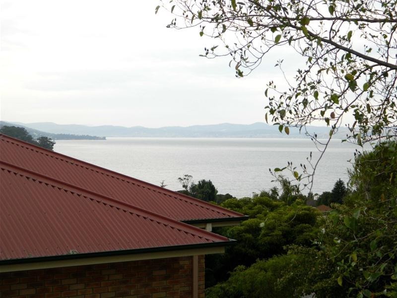 10 Seacrest Avenue, Blackmans Bay TAS 7052