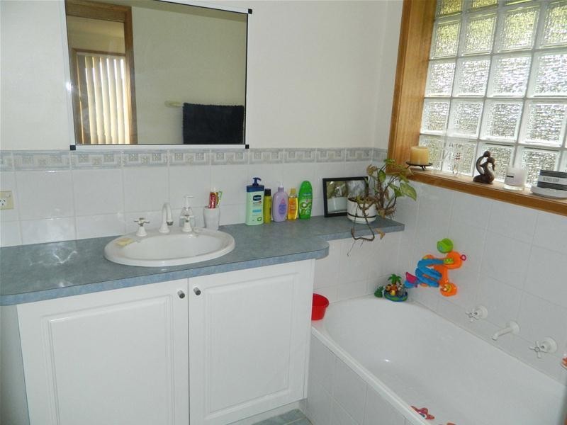 10 Seacrest Avenue, Blackmans Bay TAS 7052