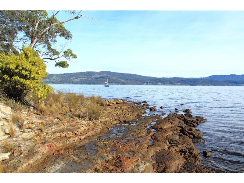 498 Abels Bay Road, Abels Bay TAS 7112