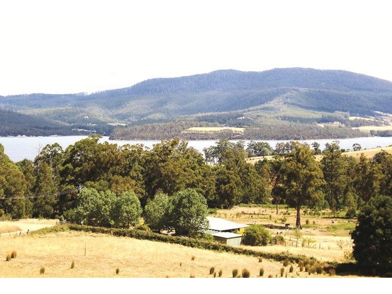 93 Sunday Hill Road, Petcheys Bay TAS 7109