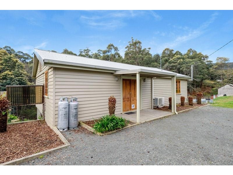 271 Cross Road, Gardners Bay TAS 7112