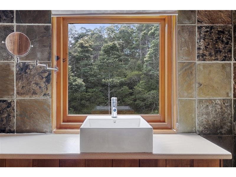 271 Cross Road, Gardners Bay TAS 7112