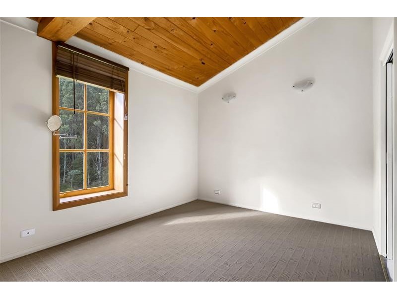 271 Cross Road, Gardners Bay TAS 7112