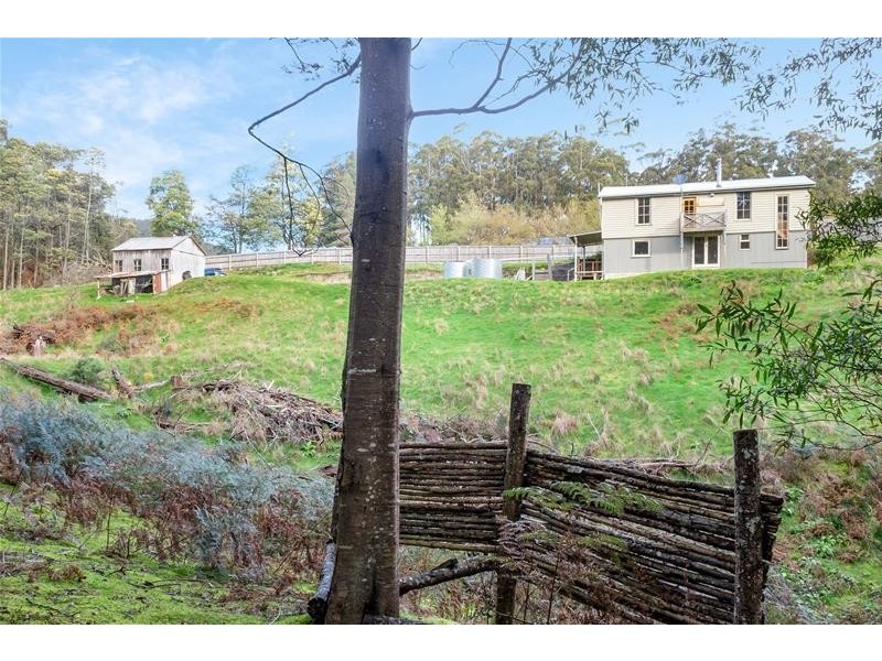 271 Cross Road, Gardners Bay TAS 7112