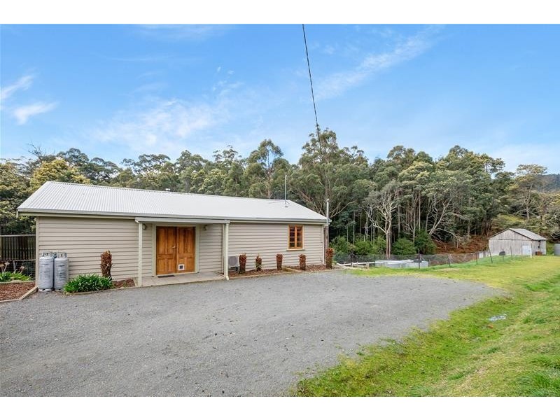 271 Cross Road, Gardners Bay TAS 7112