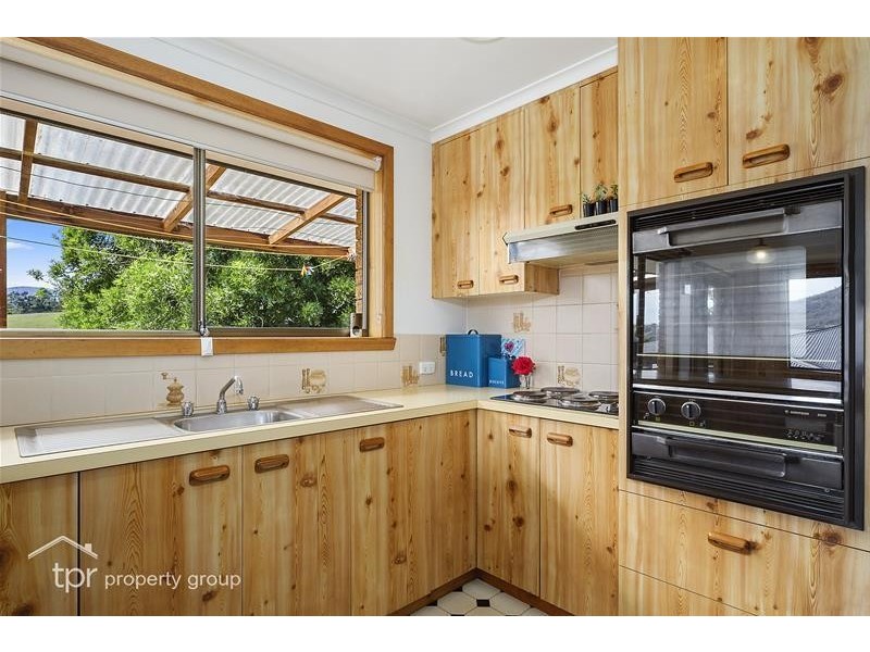 33 Knights Road, Huonville TAS 7109